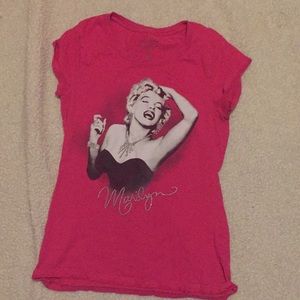 Pink Marilyn Monroe tee-shirt